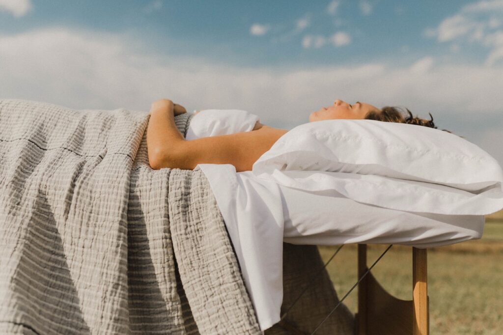 Why Do I Keep Waking Up at 3 AM? How Acupuncture and Herbal Medicine May Help With Sleep